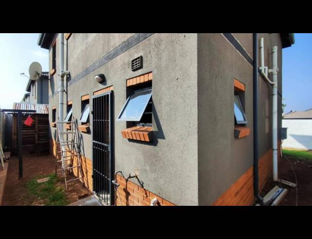 4 BEDROOM HOUSE FOR SALE IN ALBERTSDAL